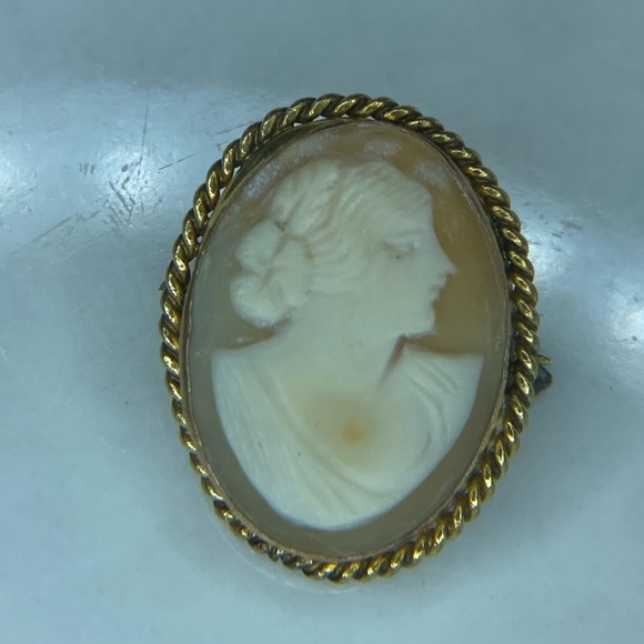 Vintage Antique Carved Shell Cameo Brooch Pin 10k GOLD Filled Jeweler tested - Picture 12 of 17